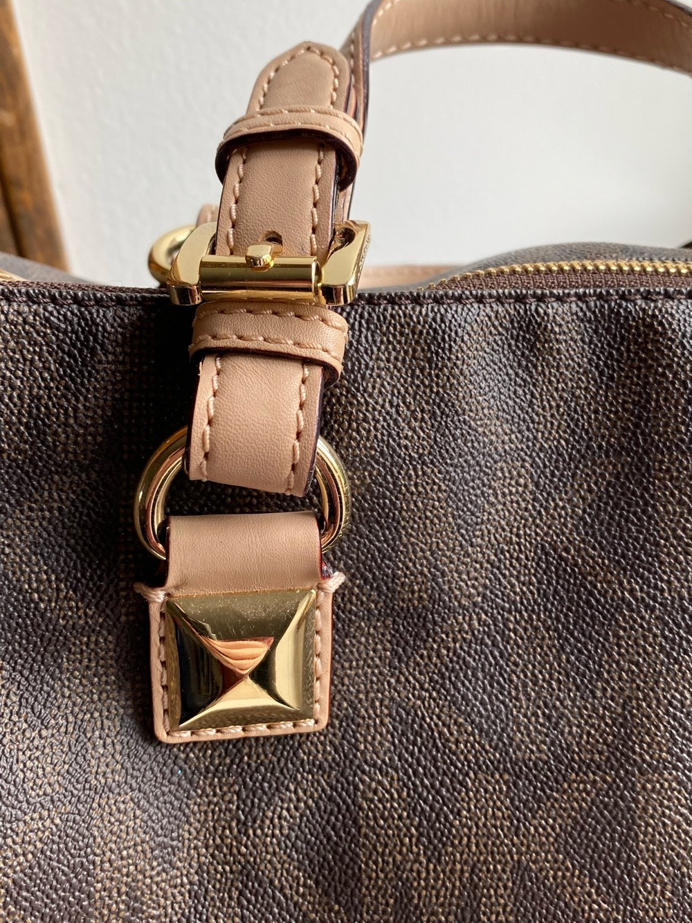 Michael Kors Grayson satchel bag in chocolate and cream leather - Picture 7 of 10